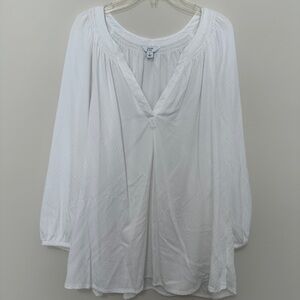 Crown & Ivy Elegant White Blouse